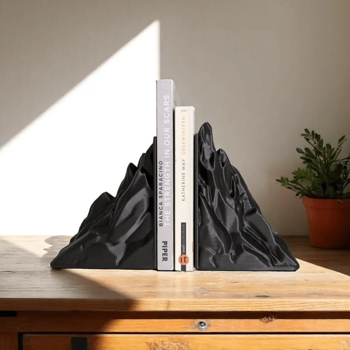 Design-Buchstützen „Summit“ – Massive Berg-Silhouette im 2er-Set - Print Home