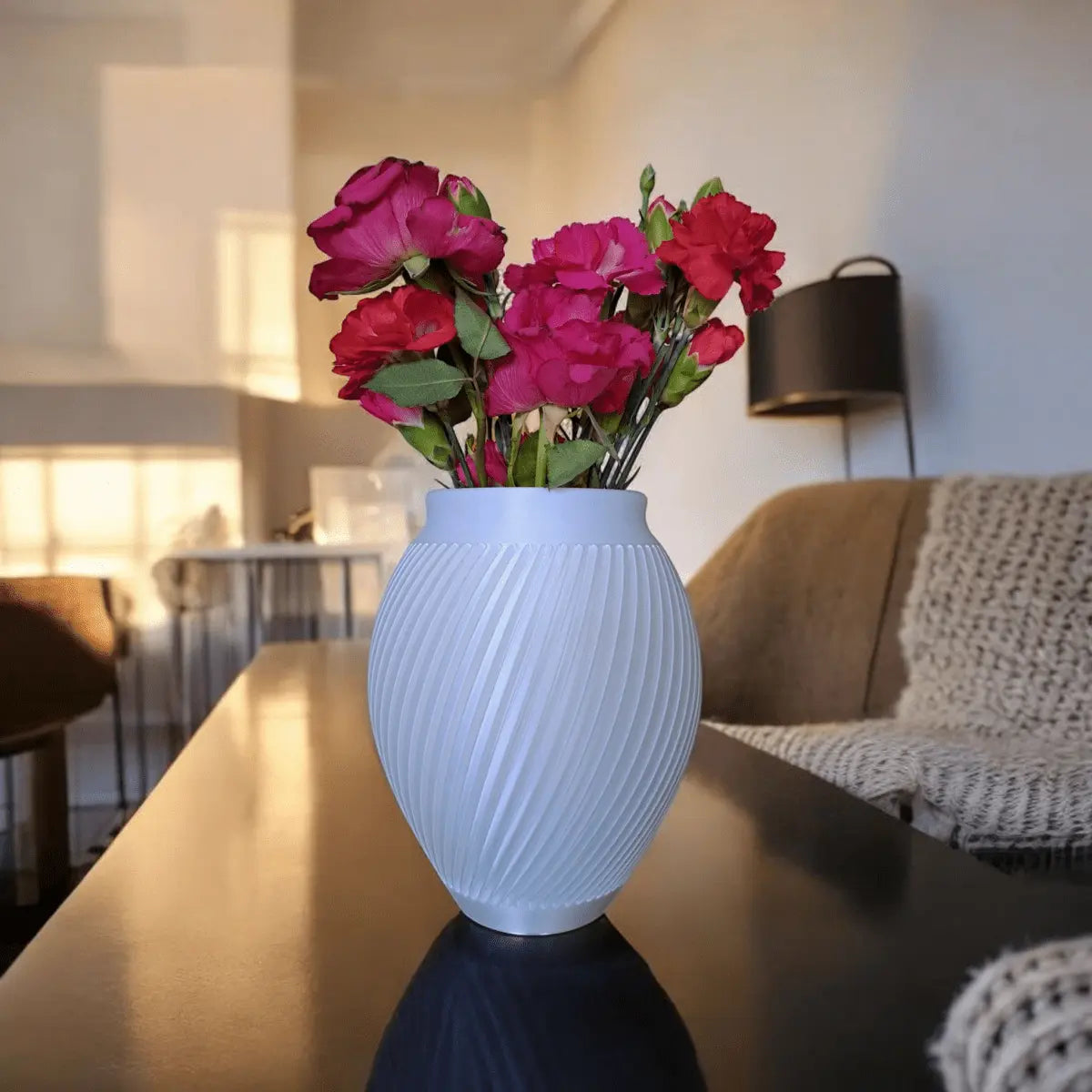 Vase „Linea Round“ – Moderne Rillenvase mit harmonischer Form - Print Home