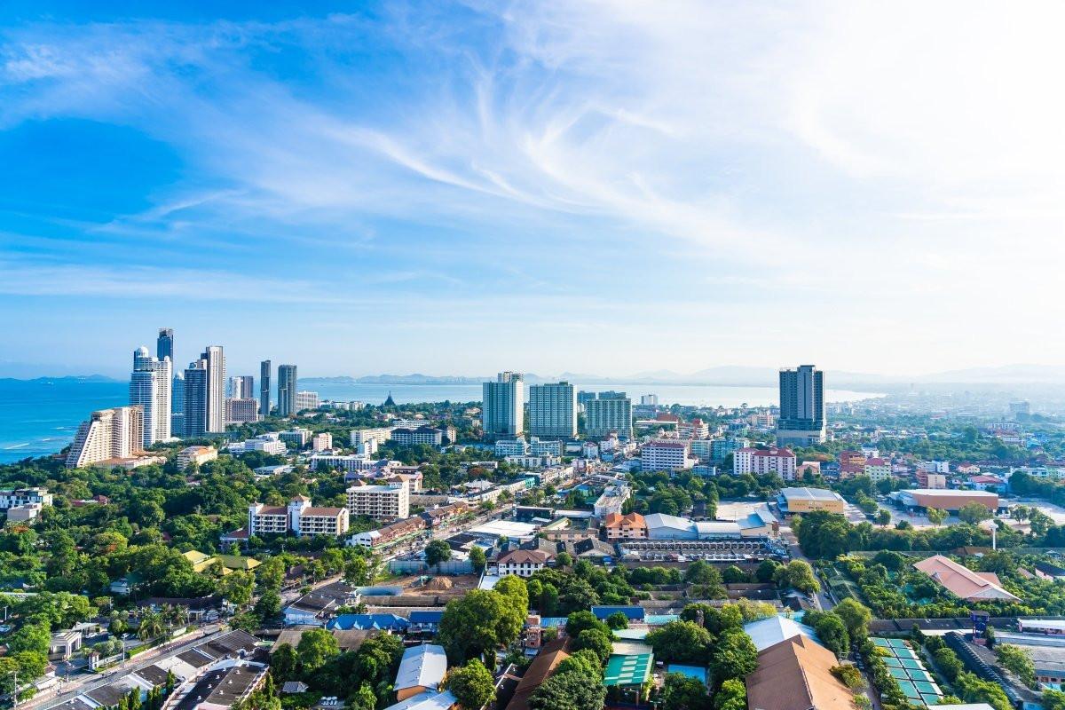 „Coastal City Horizon“ – Sonnige Metropole am Meer - Print Home