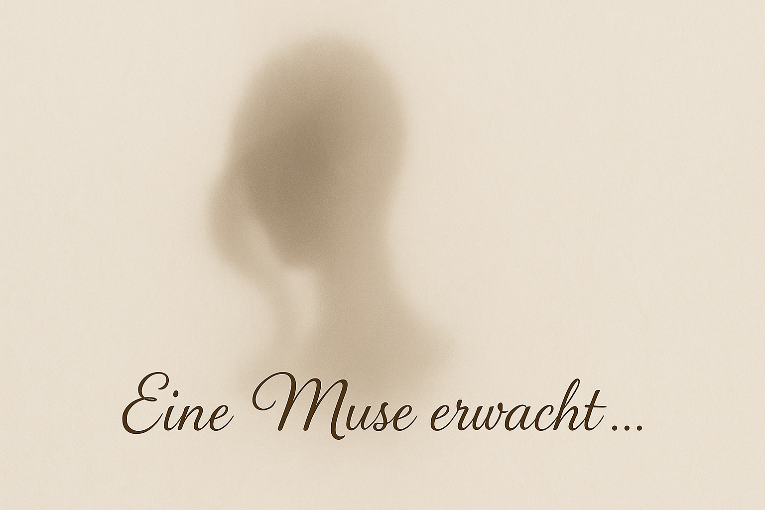 Geheimnisvolle Silhouette einer Skulptur mit Text ‚Eine Muse erwacht …‘ – edler Teaser für neue Kollektion.