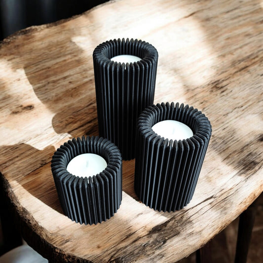 „Ribbed Glow“ – 3er Set Teelichthalter