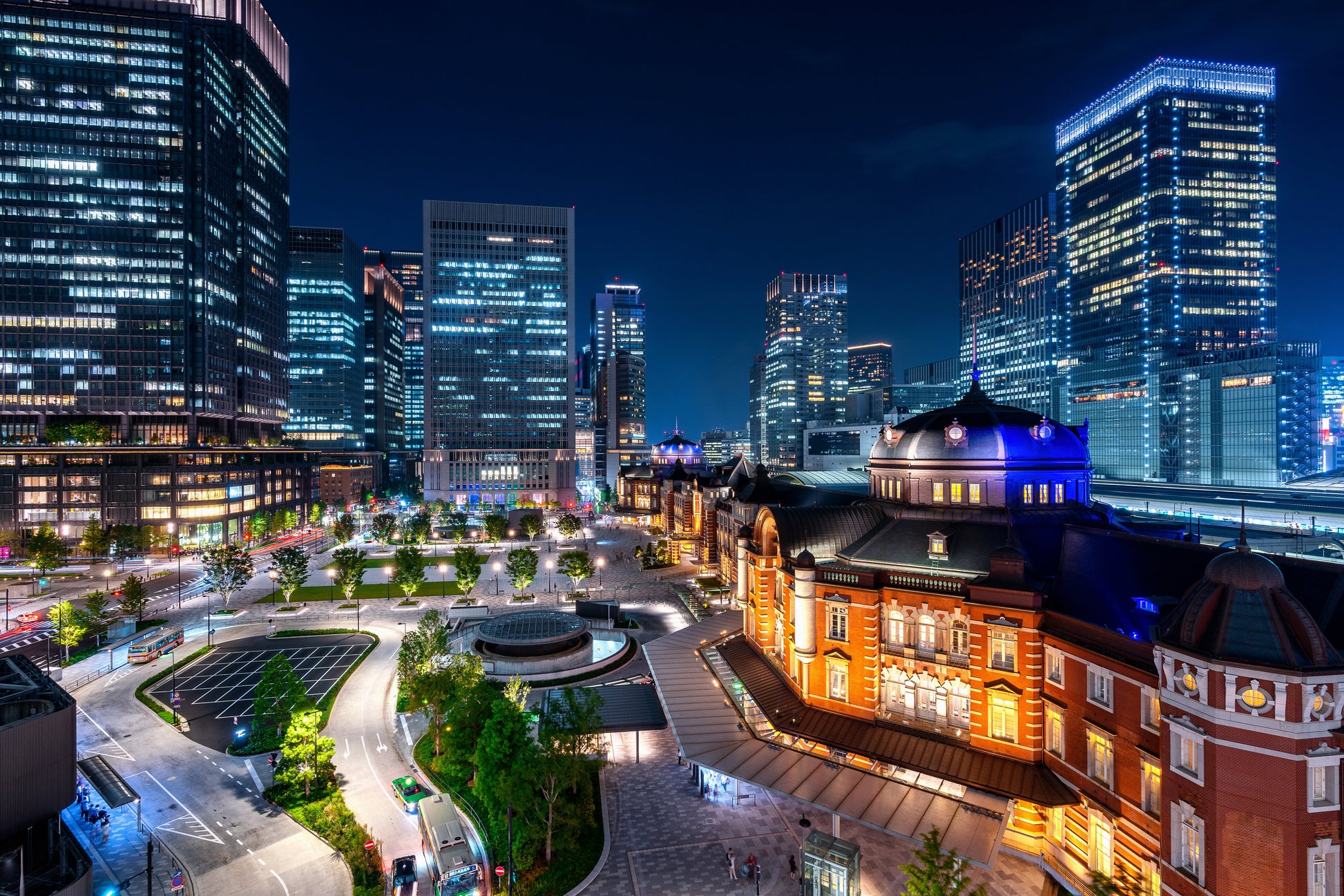 „Tokyo Station Glow“ – Historie trifft Moderne bei Nacht Print Home  Print Home