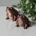 's Kupfer-Fröschl Frosch Figur in Kupferoptik aus PLA, weitere Ansicht
