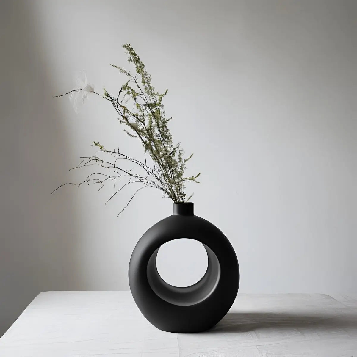 Vase „Halo“ – Nordische Designvase in ikonischer Ringform - Print Home