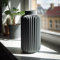 „Linea“ – Geriffelte Design-Vase