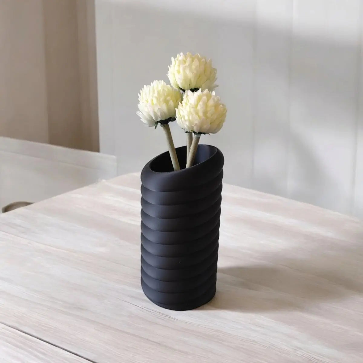 Vase „Swirly Torus“ – Skulpturale Designvase mit Spiralstruktur - Print Home