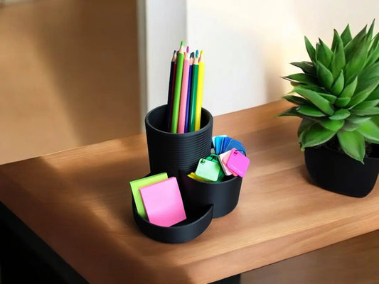 TriCups – Minimalistischer Schreibtisch-Organizer mit drei Bechern - Print Home