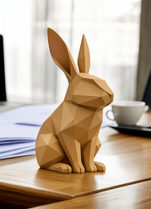 MÖRBY Minimalistischer Low Poly Hase - Print HomeMÖRBY Minimalistischer Low Poly Hase76757987Print HomeHaseMÖRBY Hellbrauner Low Poly Hase moderne geometrische Dekoration für stilvolle EinrichtungTier0107Bunny-BG