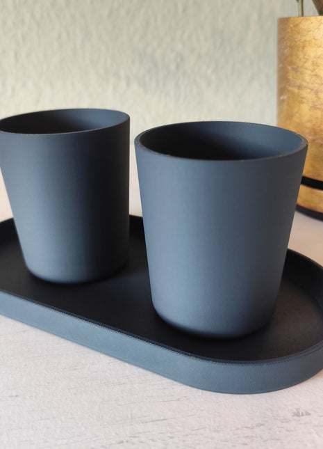 „Nordic Calm“ – 2er Set Designbecher mit Tablett - Print Home„Nordic Calm“ – 2er Set Designbecher mit Tablett346896837Print Home„Nordic Calm“ – 2er Set Designbecher mit TablettB014