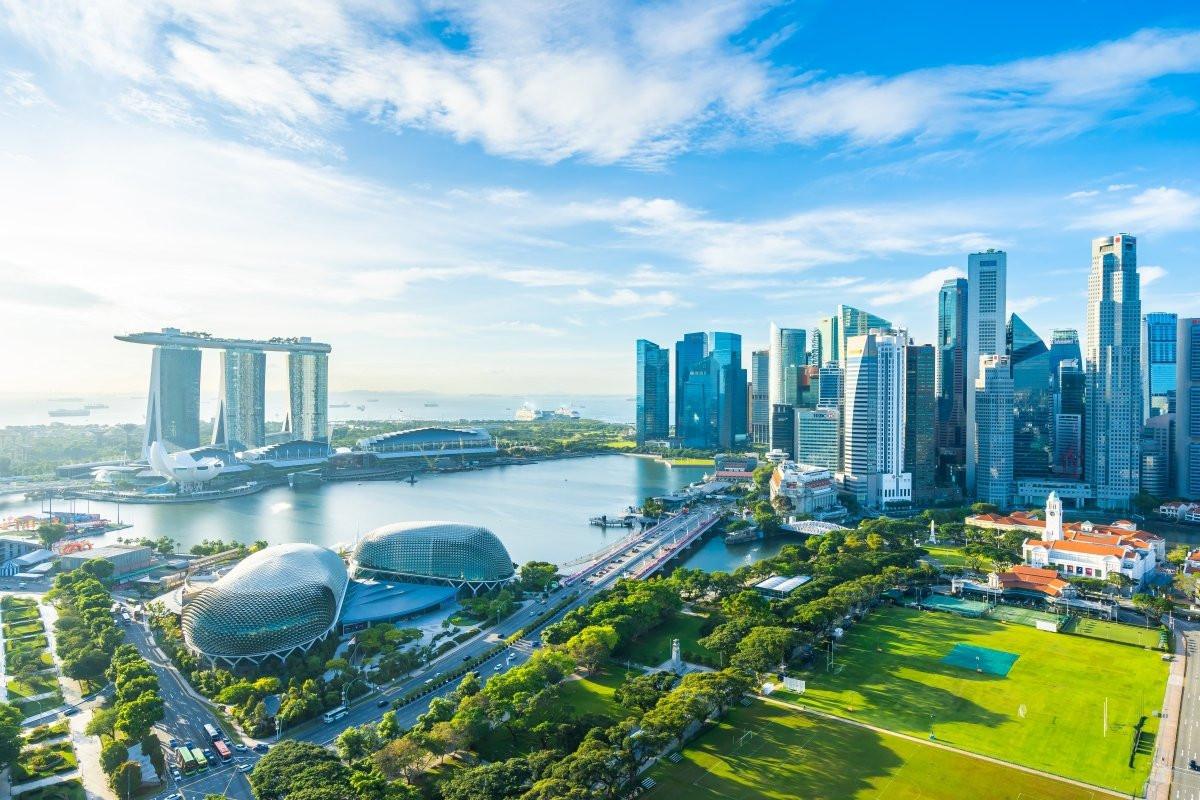 „Asiens Moderne“ – Exklusiver Kunstdruck bei Tageslicht - Print Home