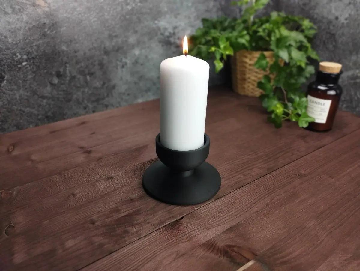 Design-Kerzenständer „Calice“ – Eleganter Stumpenkerzenhalter in Mattschwarz - Print Home