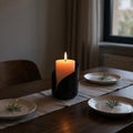 Design-Windlicht „Crescent“ – Skulpturaler Stumpenkerzenhalter in Anthrazit-Matt - Print Home